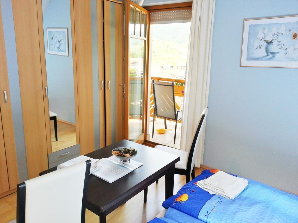 Bed and Breakfast Gastehaus Zur Schonen Aussicht à Spitz an der Donau Chambre photo