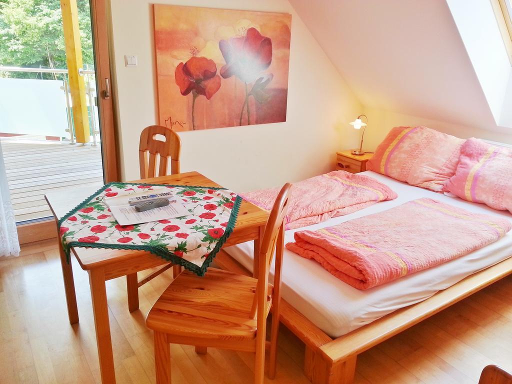 Bed and Breakfast Gastehaus Zur Schonen Aussicht à Spitz an der Donau Chambre photo
